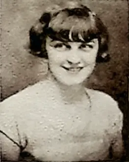 Photo of Elizabeth Holder